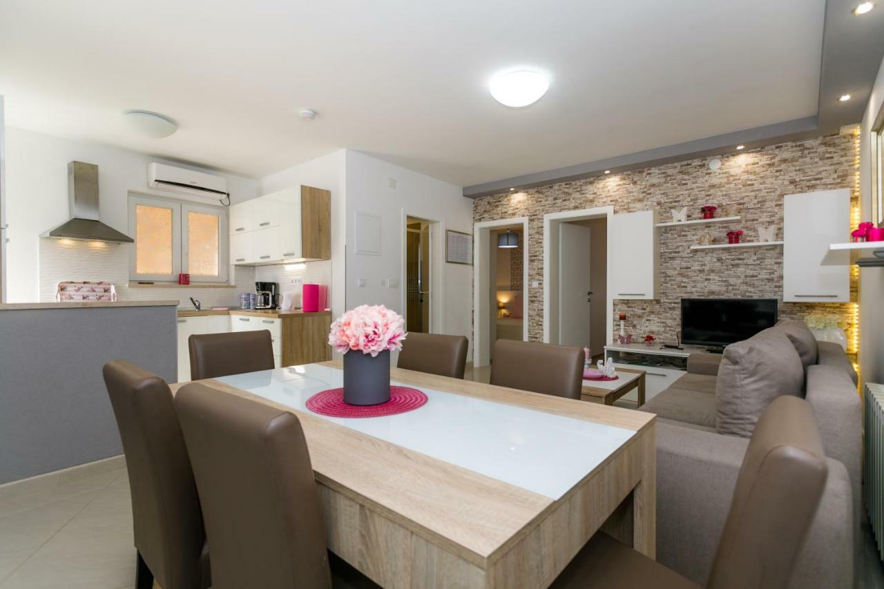 Apartman Brajutovci 26 Kornić Exteriér fotografie