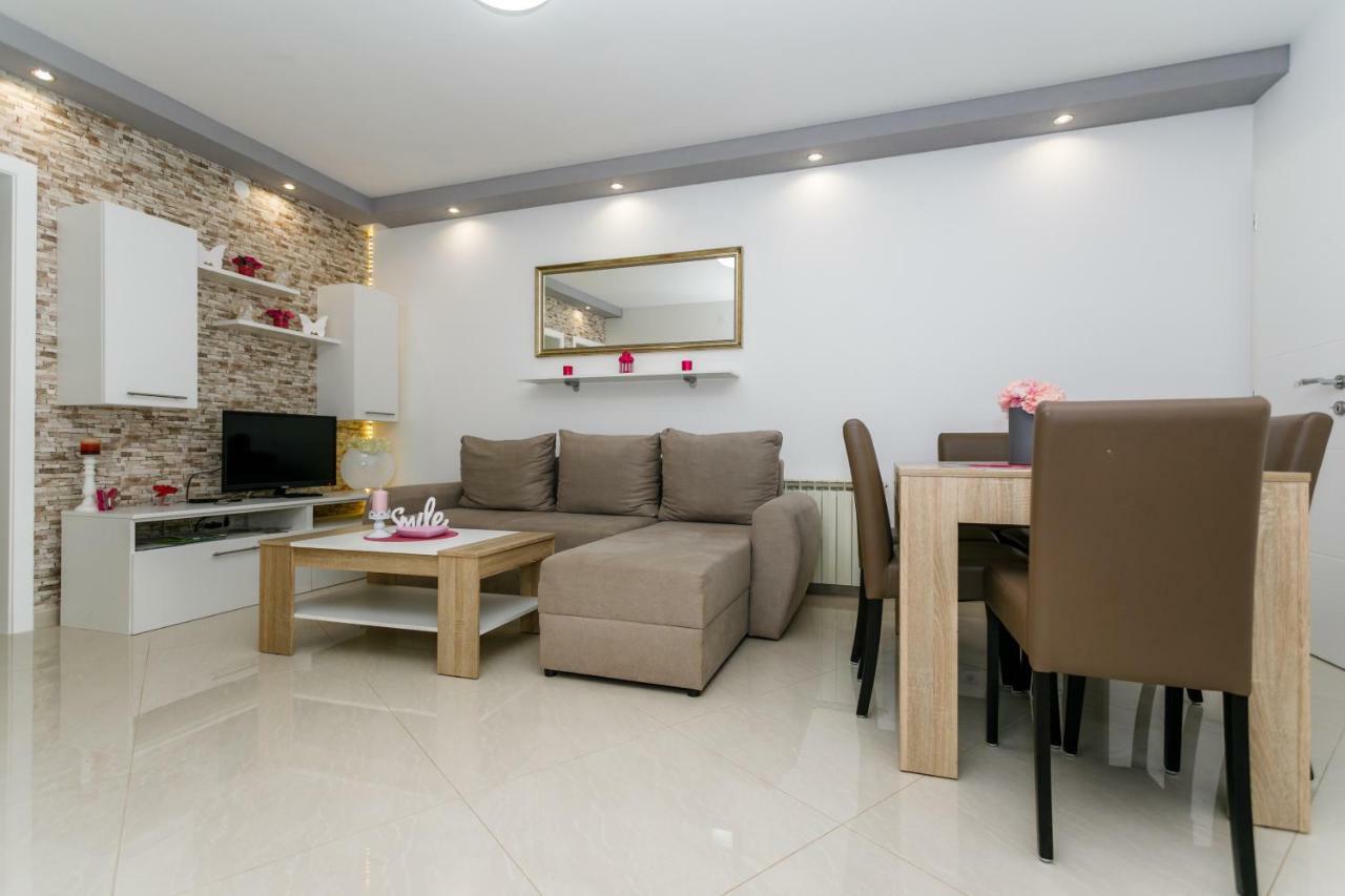Apartman Brajutovci 26 Kornić Exteriér fotografie